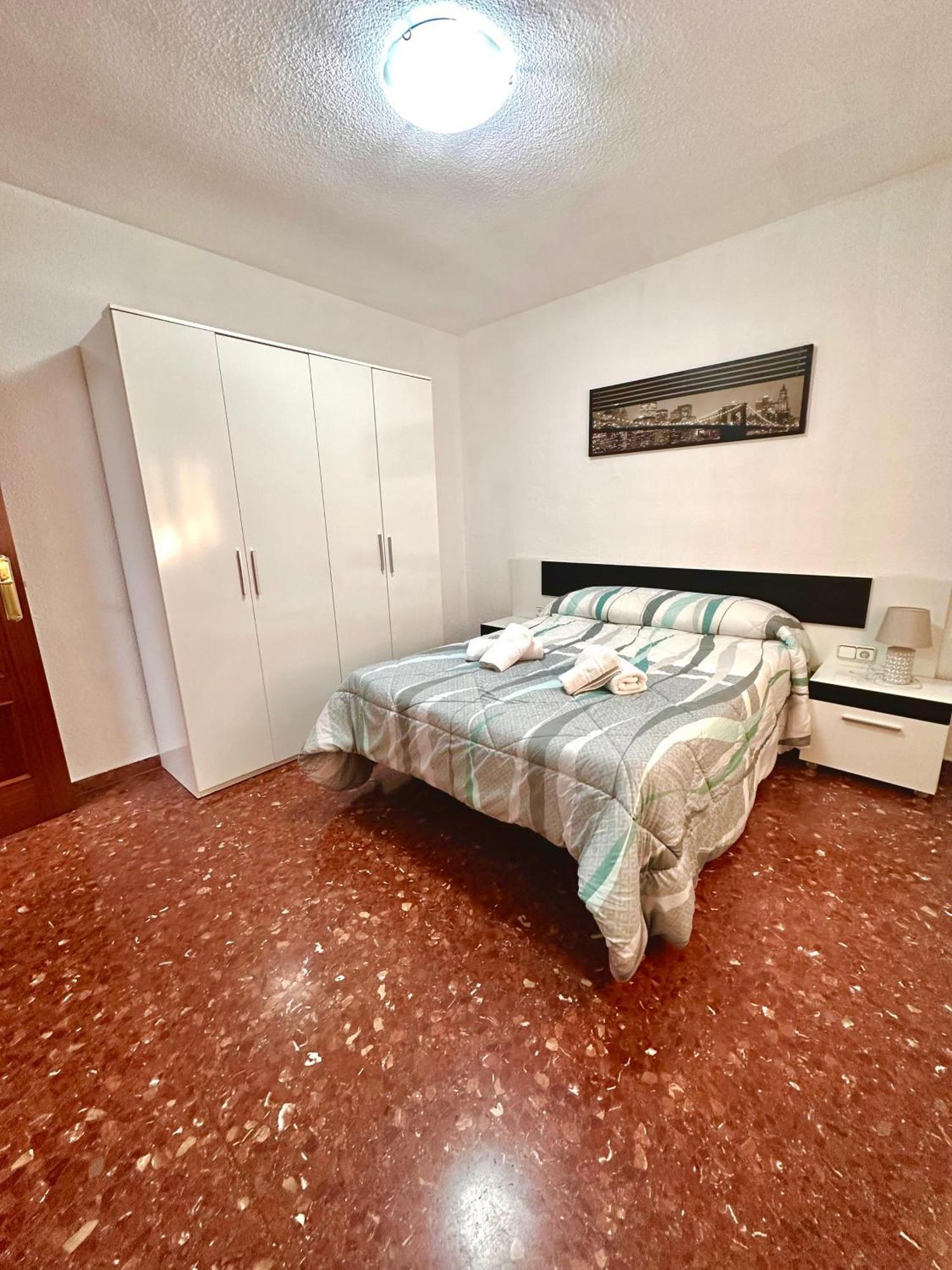 Piso Granada 3 Dormitorios Y Parking Privado Exterior foto